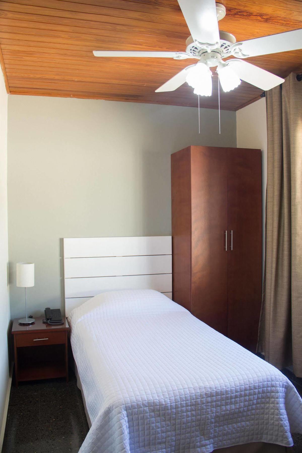 Maria Jose Suites Сан-Сальвадор Экстерьер фото